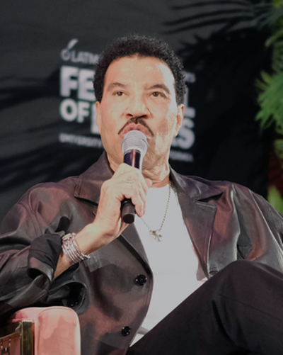 1949 lionel richie american singer songwriter pianist produce 06 20