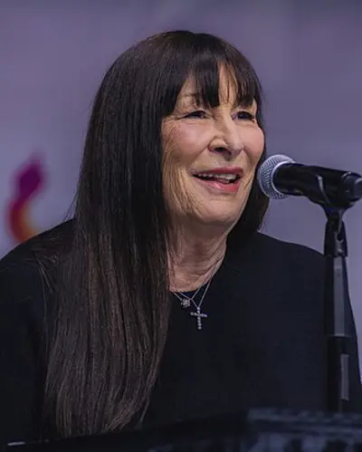 1951 anjelica huston american actress and director 07 08