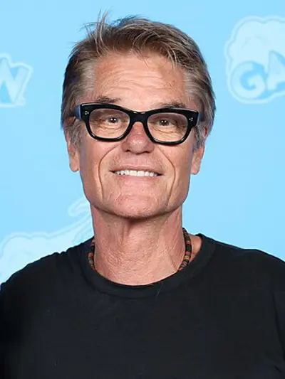 1951 harry hamlin american actor 10 30