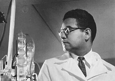 Mexican chemist Luis E. Miramontes completes the synthesis of norethisterone, the basis of an early oral contraceptive.