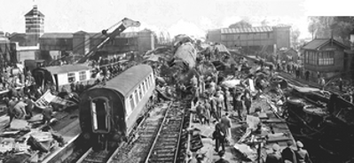 1952 the harrow and wealdstone rail crash in england kills 112 pe 10 08