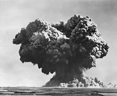 1952 the united kingdom successfully tests a nuclear weapon in th 10 03