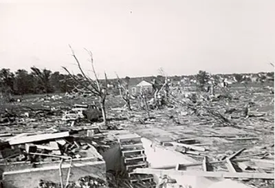 1953 an f5 tornado hits beecher michigan united states killing 06 08