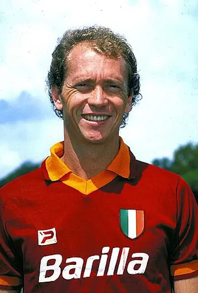 1953 paulo roberto falcao brazilian footballer and manager 10 16