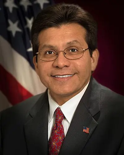 1955 alberto gonzales american soldier lawyer and politician 08 04