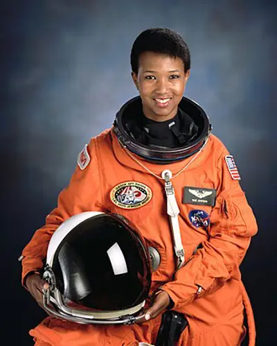 1956 mae jemison american physician academic and astronaut 10 17