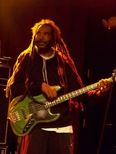 1960 darryl jenifer american bass player 10 22