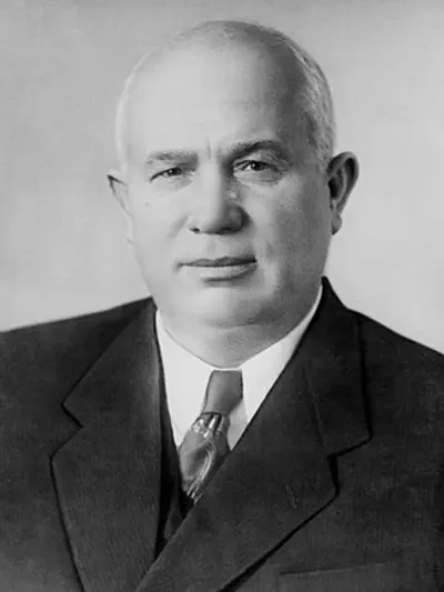 1960 soviet premier nikita khrushchev pounds his shoe on a desk a 10 12
