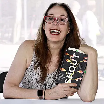1961 laurie halse anderson american author 10 23