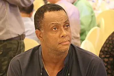 1962 courtney walsh jamaican cricketer 10 30