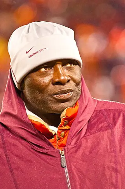 1963 bruce smith american football player 06 18