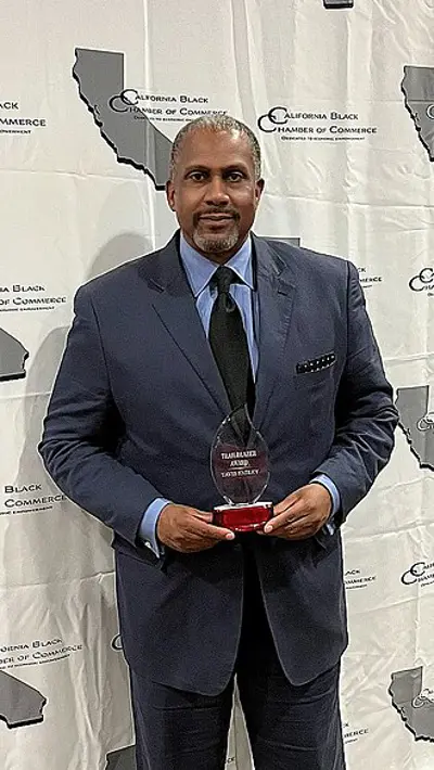 1964 tavis smiley american talk show host journalist and autho 09 13