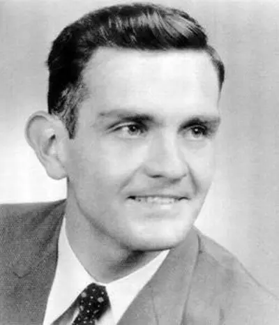 1965 norman morrison a 31 year old quaker sets himself on fire 11 02