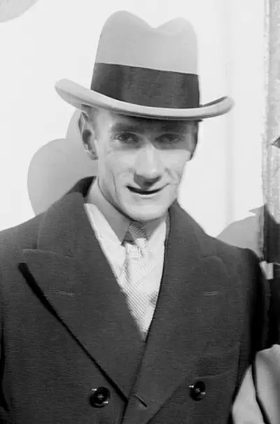 1966 clifton webb american actor and dancer born 1889 10 13