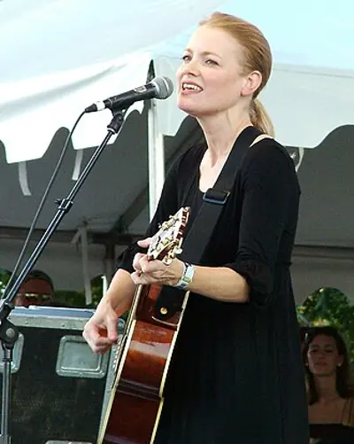 1968 kelly willis american country music singer songwriter 10 02