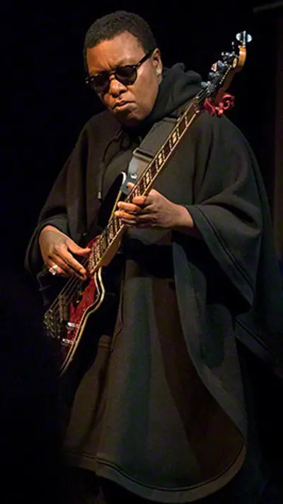 1968 meshell ndegeocello german american singer songwriter 08 29
