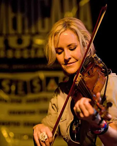 1969 martie maguire american singer songwriter violinist and p 10 12