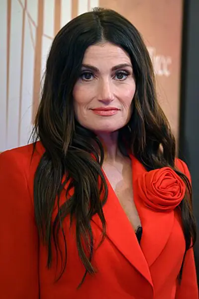1971 idina menzel american singer songwriter and actress 05 30