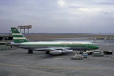 1972 cathay pacific flight 700z is destroyed by a bomb over pleik 06 15
