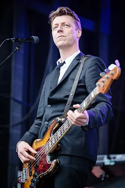 1972 dougie payne scottish bass player 11 14