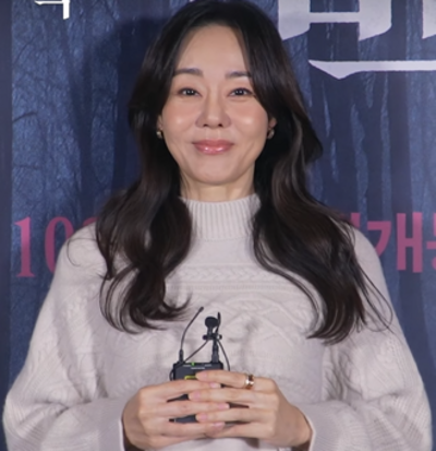 1973 yunjin kim south korean american actress 11 07