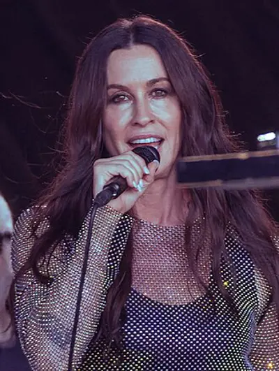1974 alanis morissette canadian american singer songwriter guit 06 01