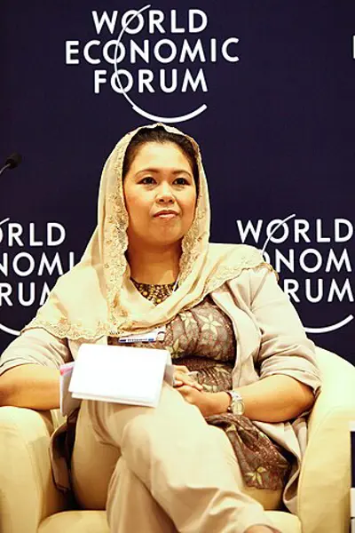 1974 yenny wahid indonesian activist and politician 10 29
