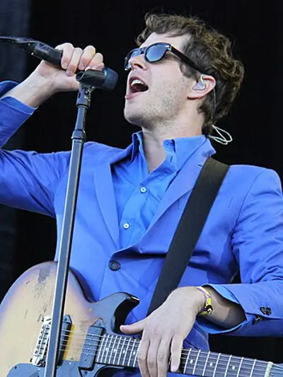 1975 damian kulash american singer songwriter and guitarist 10 07
