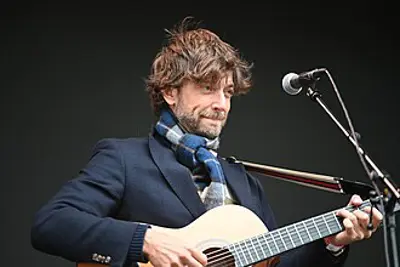 1975 eirik glambek be norwegian singer songwriter and guitarist 10 25
