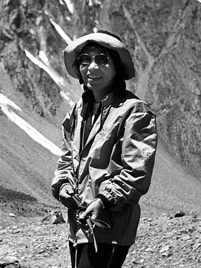 1975 junko tabei from japan becomes the first woman to reach the 05 16