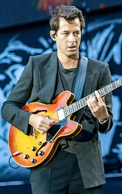 1975 mark ronson english dj producer and songwriter co founde 09 04