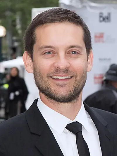 1975 tobey maguire american actor 06 27