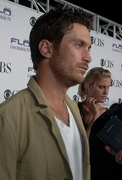 1976 oliver hudson american actor 09 07