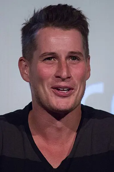 1977 brendan fehr canadian actor 10 29