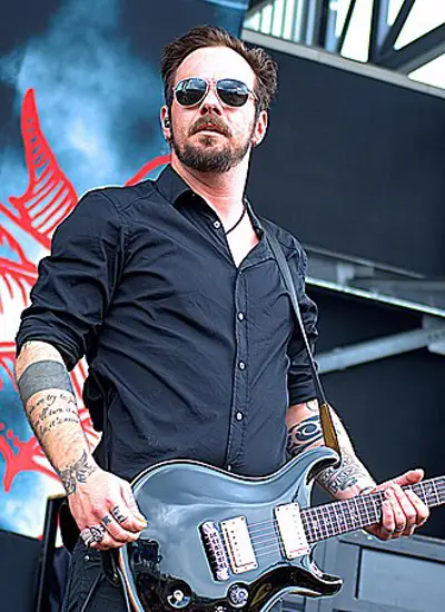 1978 adam gontier canadian singer songwriter and guitarist 05 25