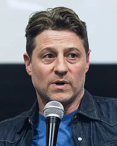 1978 benjamin mckenzie american actor 09 12