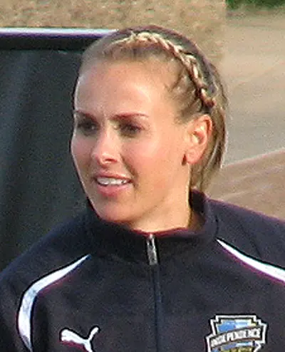1978 heather mitts american soccer player 06 09