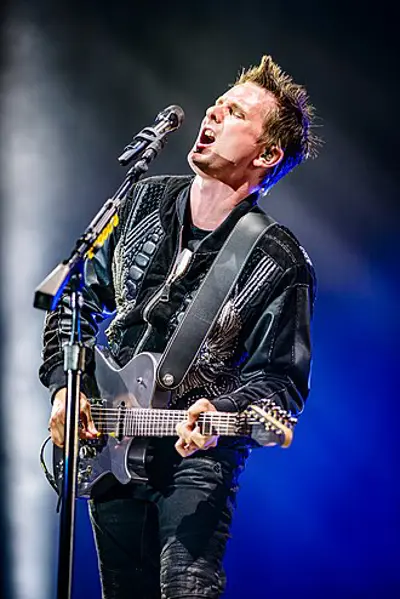 1978 matt bellamy english singer musician and songwriter 06 09