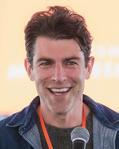 1979 max greenfield american actor 09 04