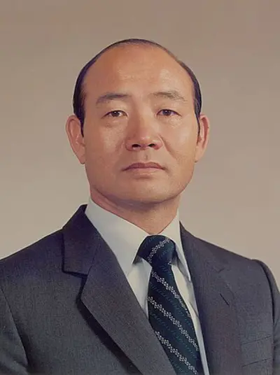 1980 general chun doo hwan of south korea seizes control of the g 05 17