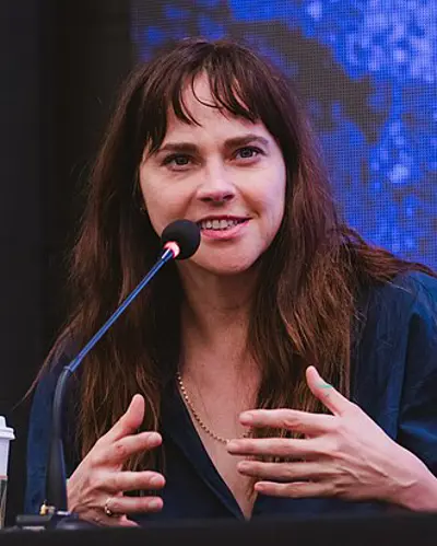 1981 fiona dourif american actress 10 30