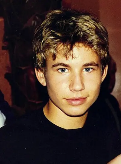 1981 jonathan taylor thomas american actor 09 08