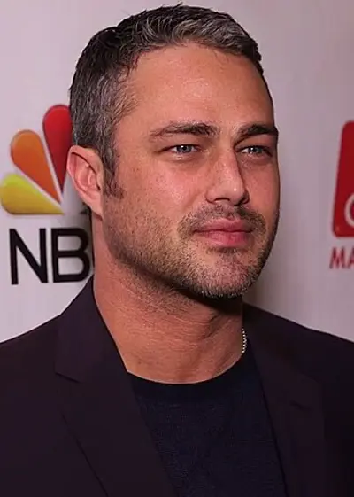 1981 taylor kinney american actor 07 15