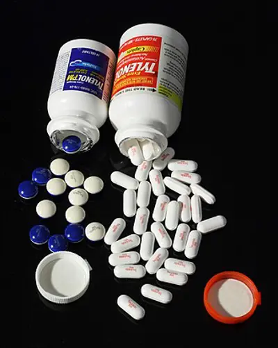 1982 tylenol products are recalled after bottles in chicago laced 10 05
