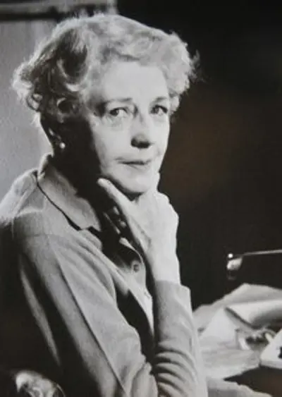 1983 norah lofts english author born 1904 09 10