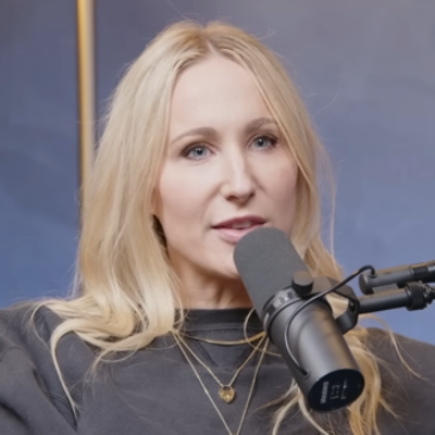 1984 nikki glaser american comedian 06 01