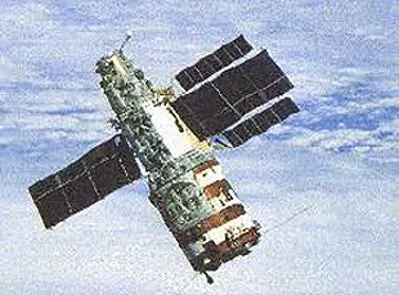 1984 salyut 7 cosmonaut svetlana savitskaya becomes the first wom 07 25