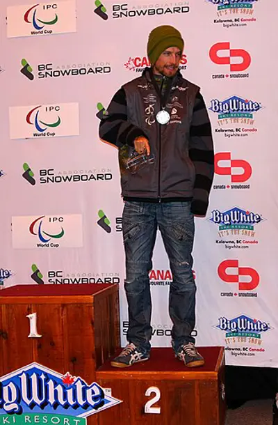 1985 matthew robinson australian snowboarder died 2014 10 24