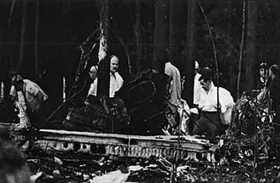 1985 midwest express airlines flight 105 crashes near milwaukee m 09 06