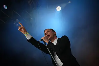 1986 theo hutchcraft english singer songwriter 08 30